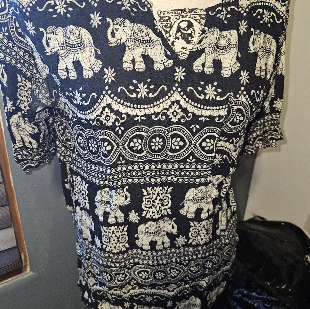 Eaethbound Trading Co. Womans Elephant Print Blouse Size S - Picture 2 of 12